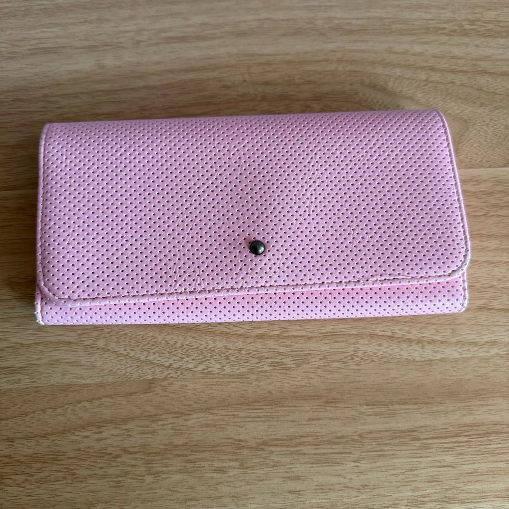 Pink Wallet - Picture 1 of 6